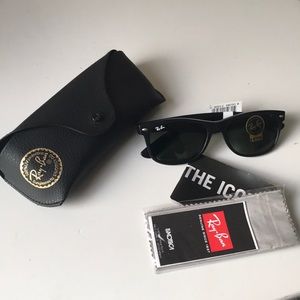 Ray•Ban Wayfarer Sunglasses